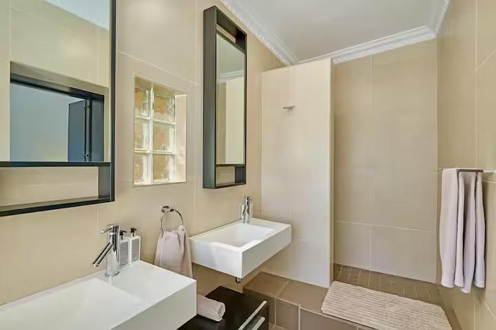 3 Bedroom Property for Sale in Green Point Western Cape